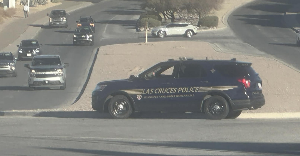 Policía emite 54 multas de tráfico en operativo especial en Las Cruces